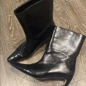 Elegant Black Women's Boots